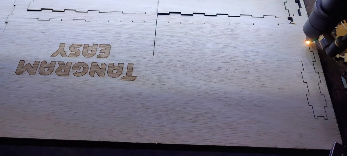 Laser cutting finger joints for the Tangram Easy wooden box